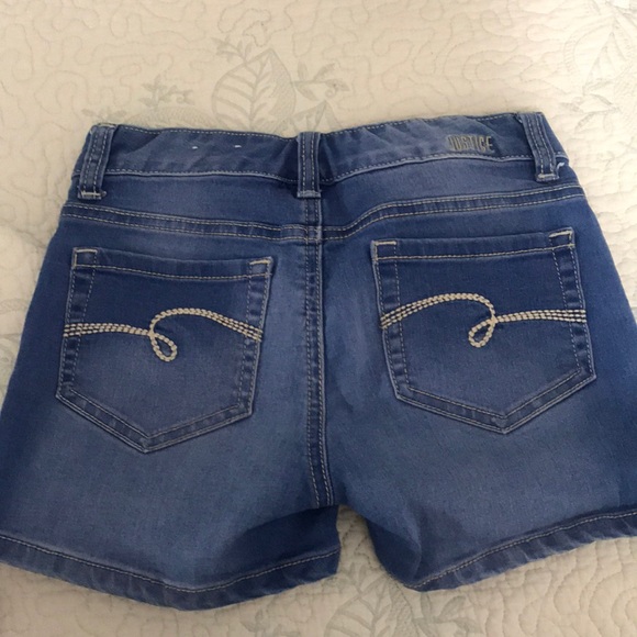 Shorts - Picture 3 of 3